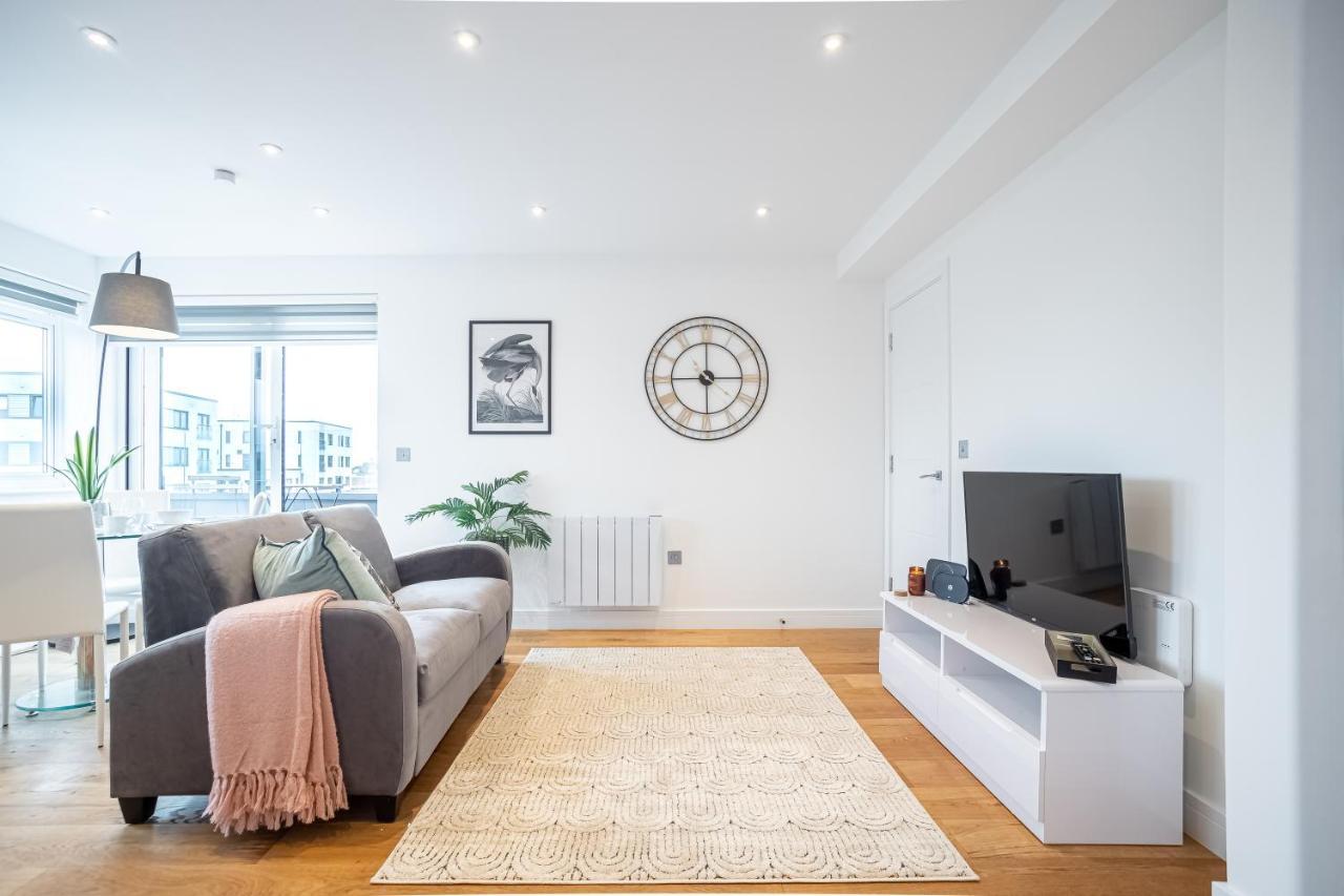 Luxe & Stylish 1 & 2 Bed Flats Near Heathrow, Legoland, & Windsor Слау Екстер'єр фото