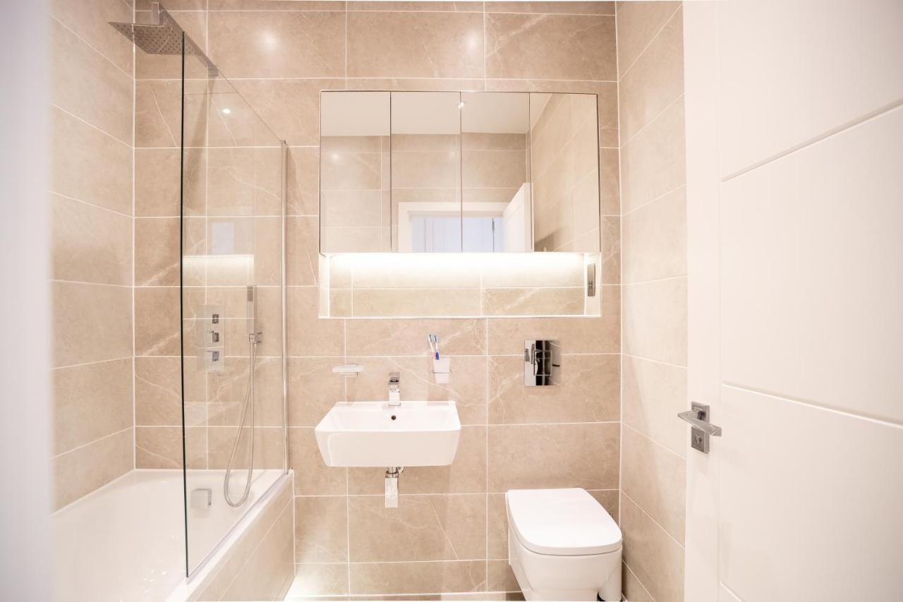Luxe & Stylish 1 & 2 Bed Flats Near Heathrow, Legoland, & Windsor Слау Екстер'єр фото