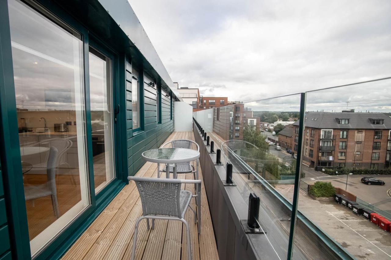 Luxe & Stylish 1 & 2 Bed Flats Near Heathrow, Legoland, & Windsor Слау Екстер'єр фото