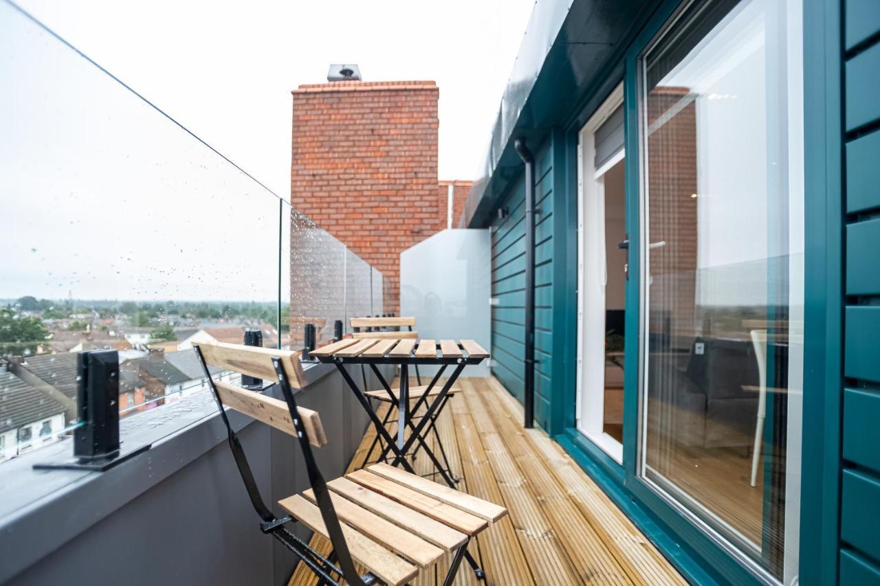 Luxe & Stylish 1 & 2 Bed Flats Near Heathrow, Legoland, & Windsor Слау Екстер'єр фото